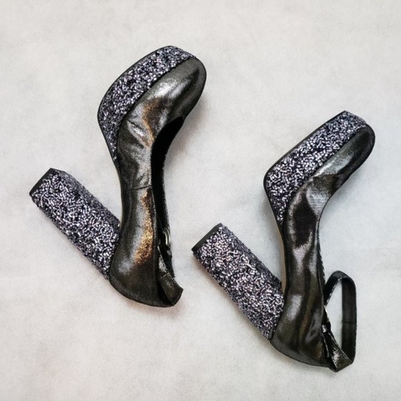 Shellys London Shoes - NWOB Shellys London Size 6.5 Platform Pump Silver